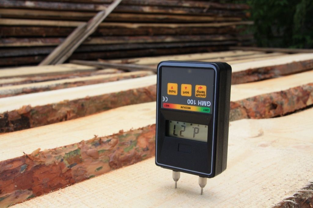 проверка бруса влагомером